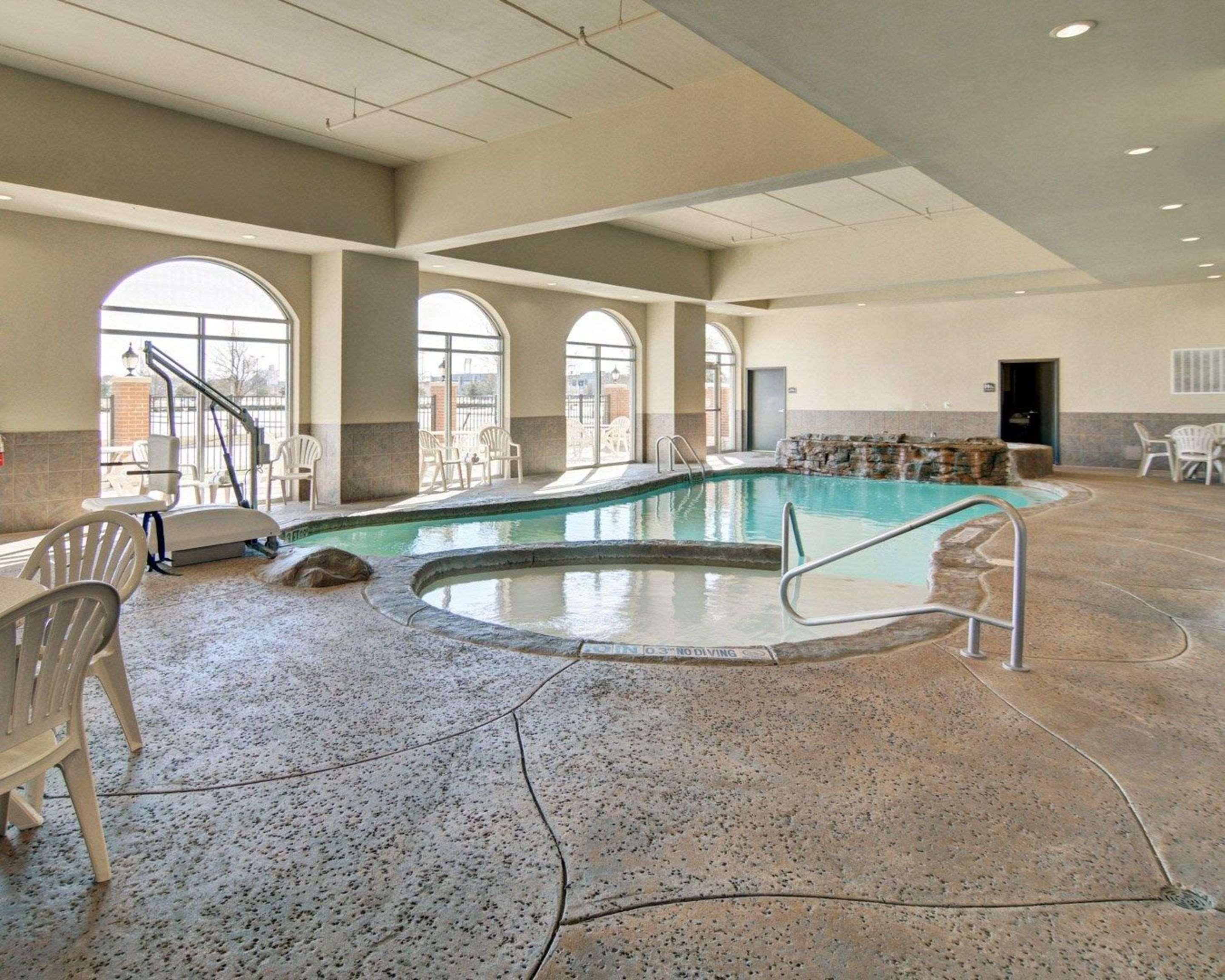 Comfort Suites Frisco Bagian luar foto