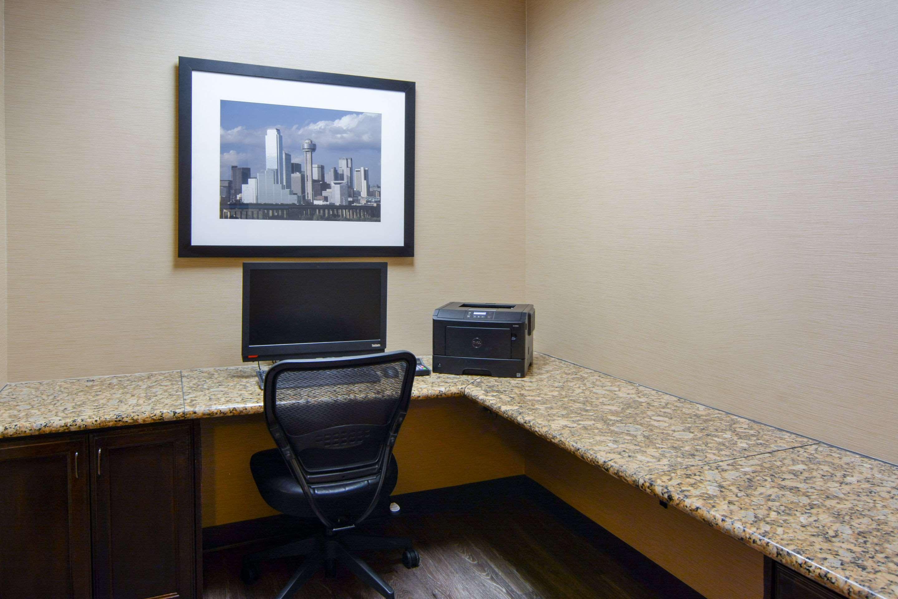 Comfort Suites Frisco Bagian luar foto