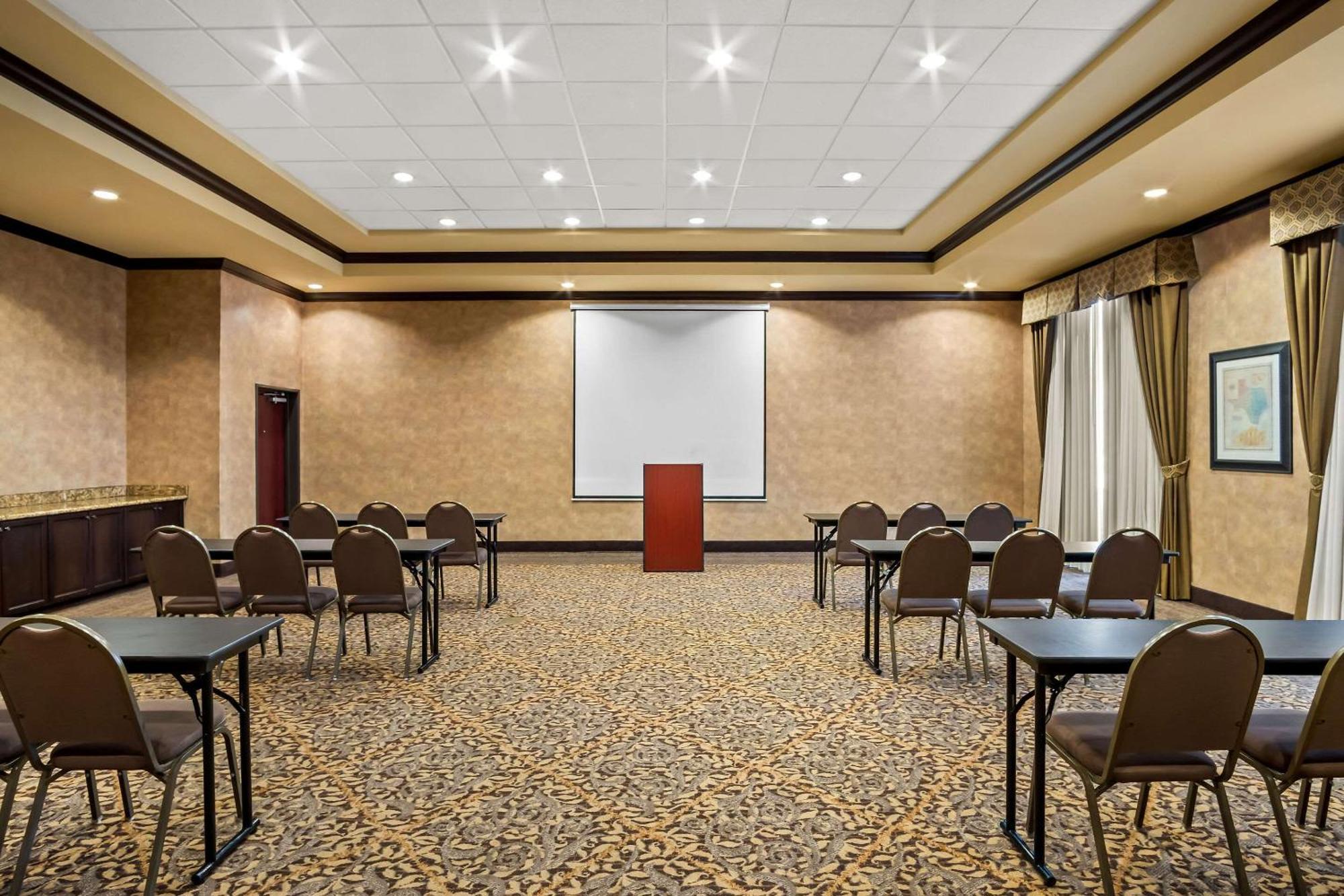 Comfort Suites Frisco Bagian luar foto