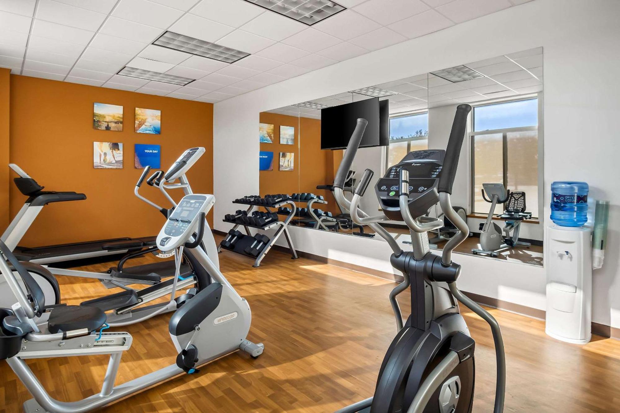 Comfort Suites Frisco Bagian luar foto