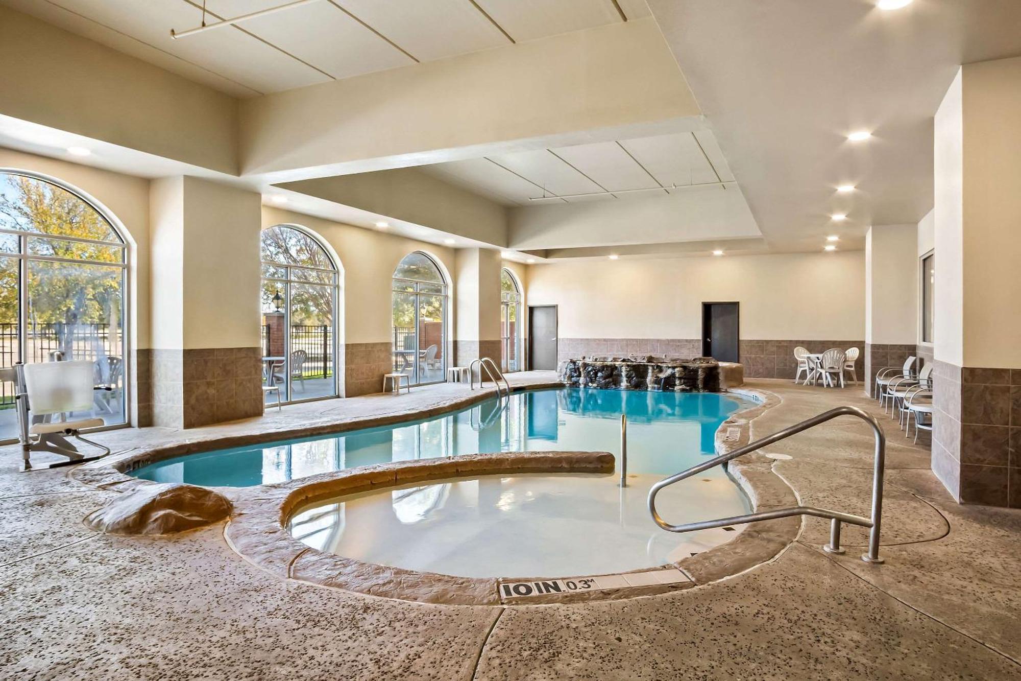 Comfort Suites Frisco Bagian luar foto