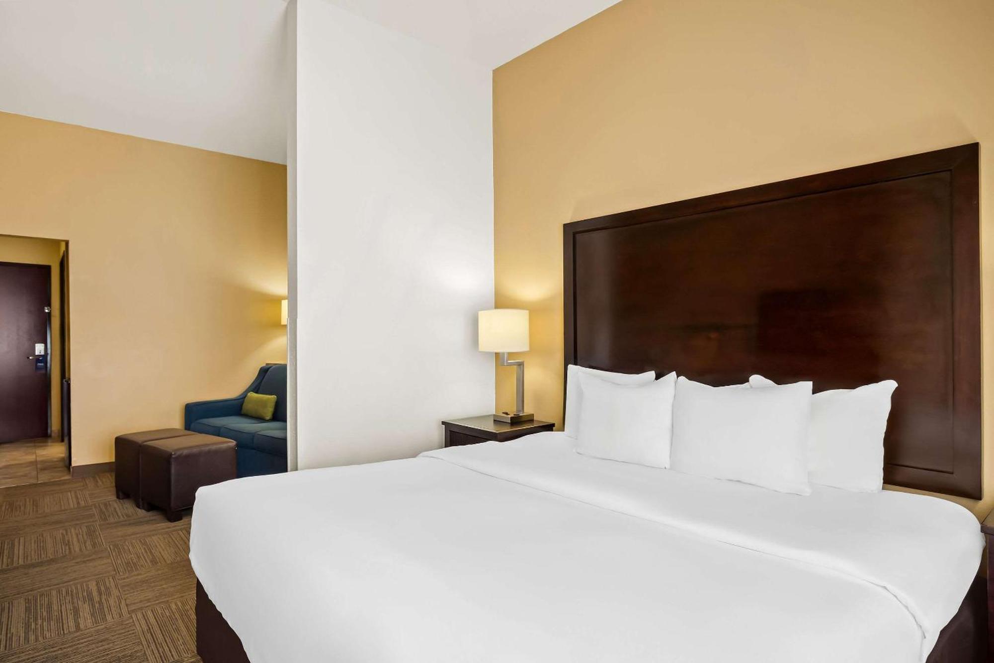 Comfort Suites Frisco Bagian luar foto