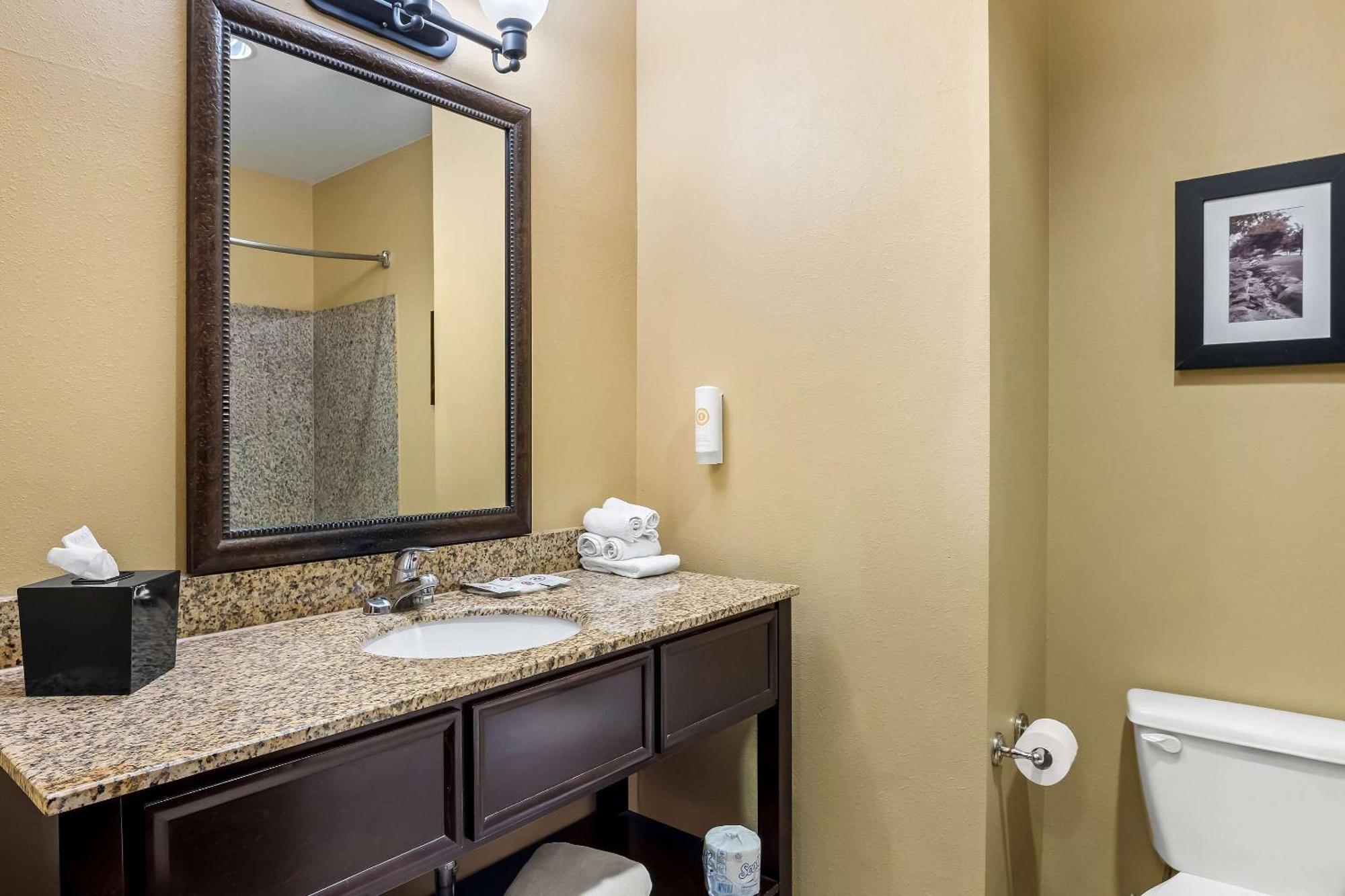 Comfort Suites Frisco Bagian luar foto